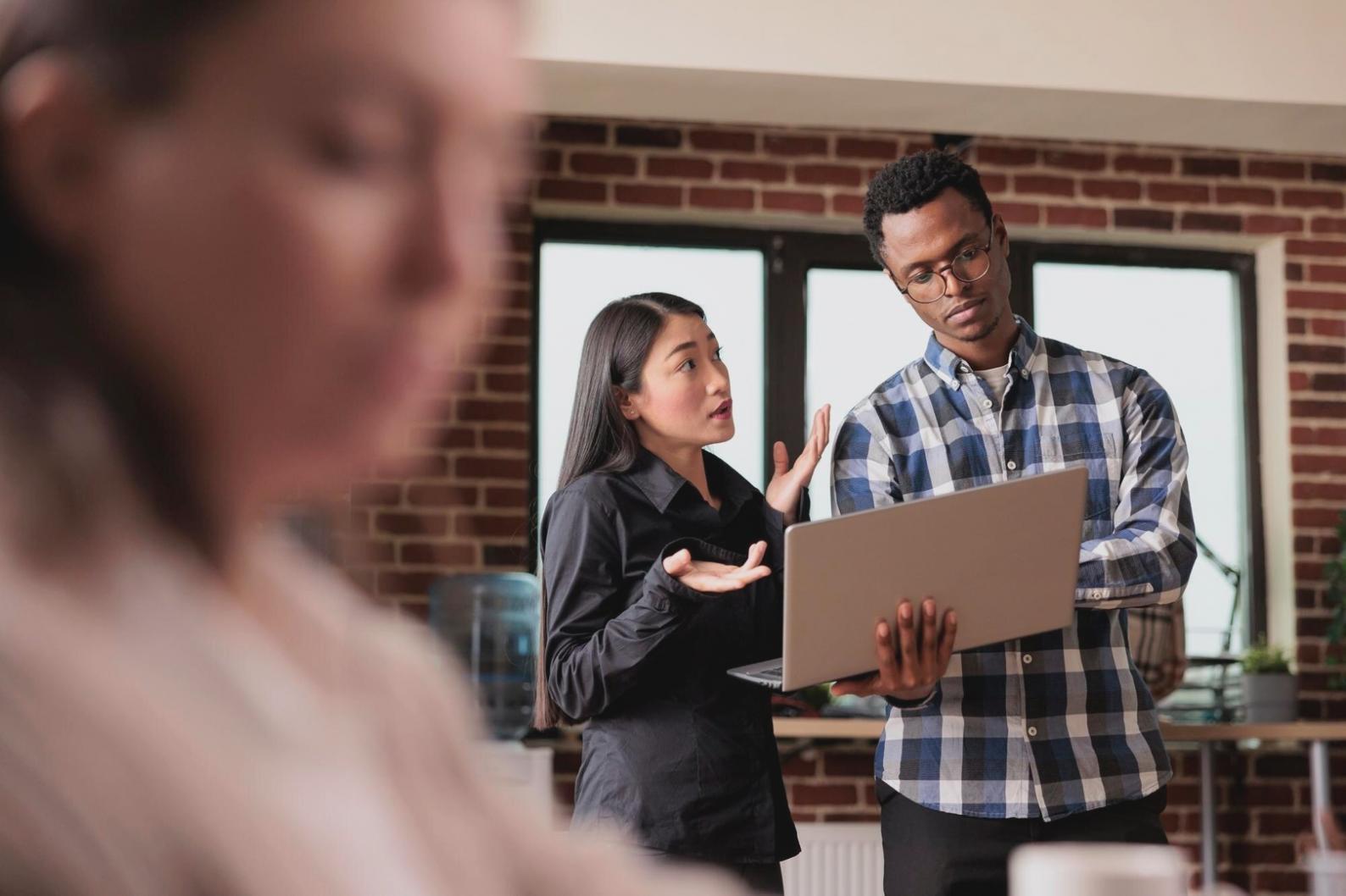 Связь с командой Hirnelo